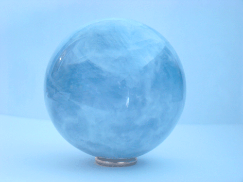 уральские самоцветы / шары из камня / Коллекционный минерал: Шар голубойкальцит